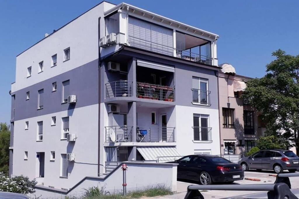Apartman Franko - Uz Parking PUY Eksteriør bilde
